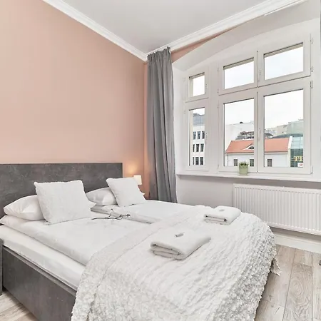 Апартаменти Bialoskornicza 250m To The Market Square By Renters Вроцлав