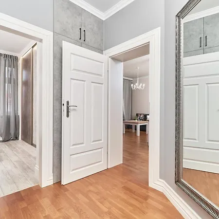 Bialoskornicza 250m To The Market Square By Renters Daire