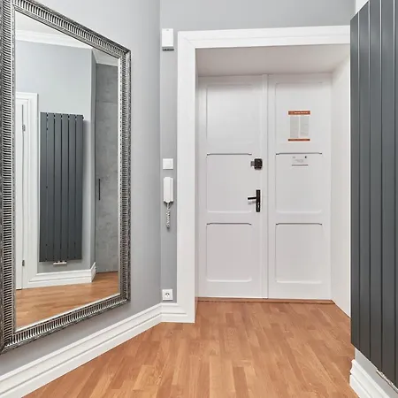 Bialoskornicza 250m To The Market Square By Renters
