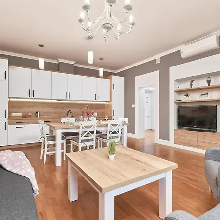 Daire Bialoskornicza 250m To The Market Square By Renters